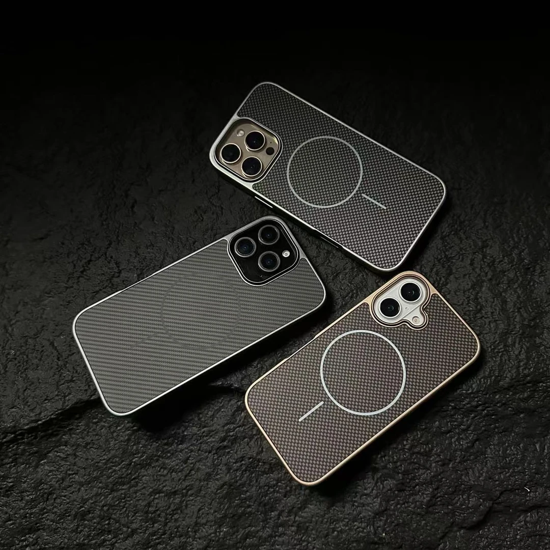 高档软边碳纤维纹适用iPhone16promax磁吸奢华苹果15pm防摔手机壳