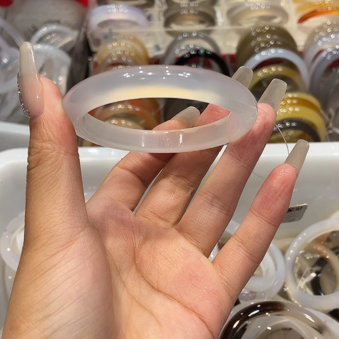 玛瑙/玉髓手镯未镶嵌56圈口