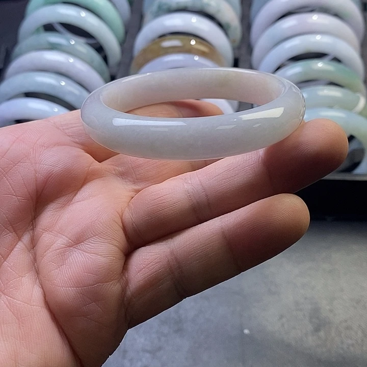 翡翠未镶嵌手镯13、正