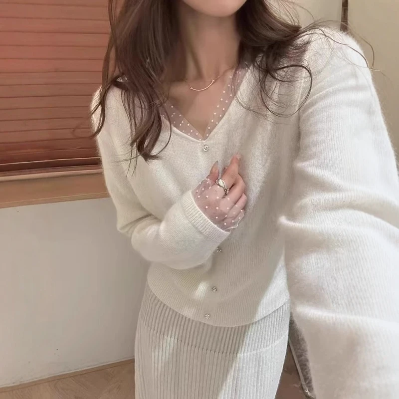 温柔白色波点蕾丝v领针织衫女秋冬小香风软糯毛衣内搭打底衫上衣