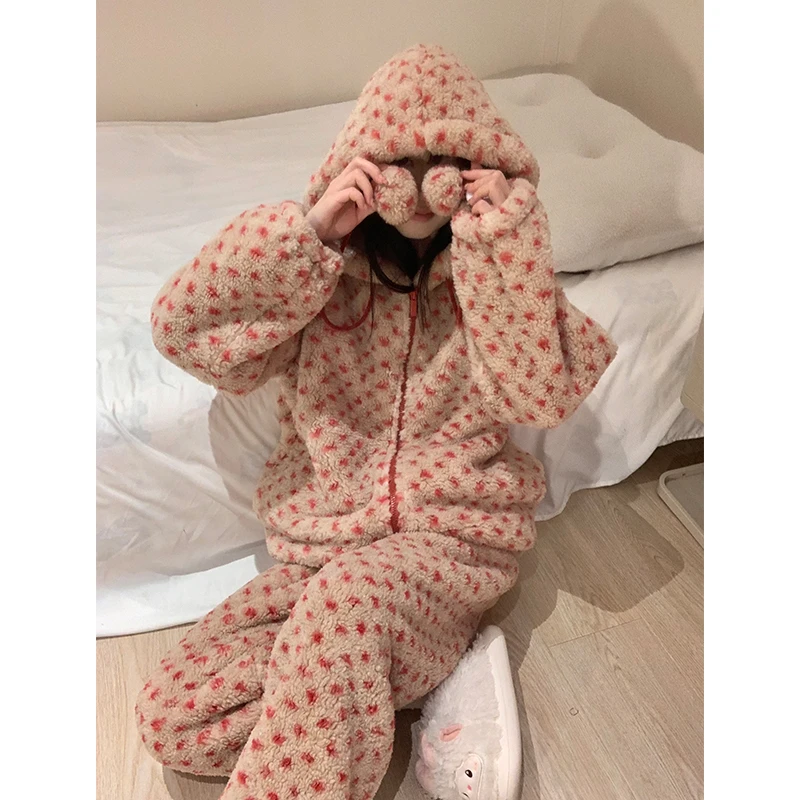 韩版甜美波点印花连帽珊瑚绒睡衣女秋冬季新款加厚保暖家居服套装