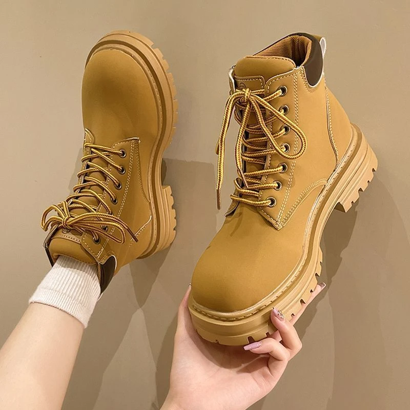 642马丁靴女机车靴子经典复古大头秋天短靴系带高帮大黄靴