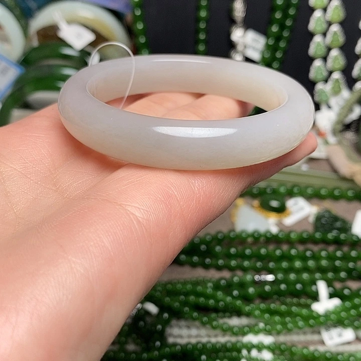 和田玉未镶嵌手镯56