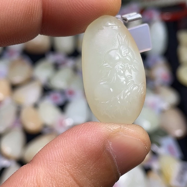 和田玉（糖玉）未镶嵌吊坠(不含链)吊坠