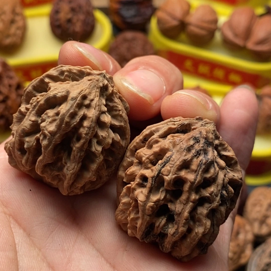 文玩核桃吊坠楸子50