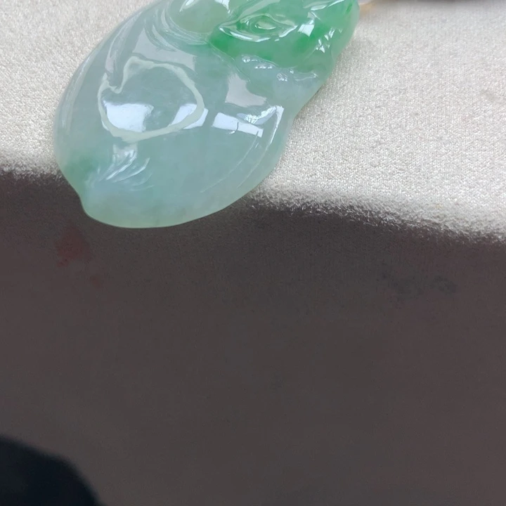 翡翠颈饰未镶嵌吊坠