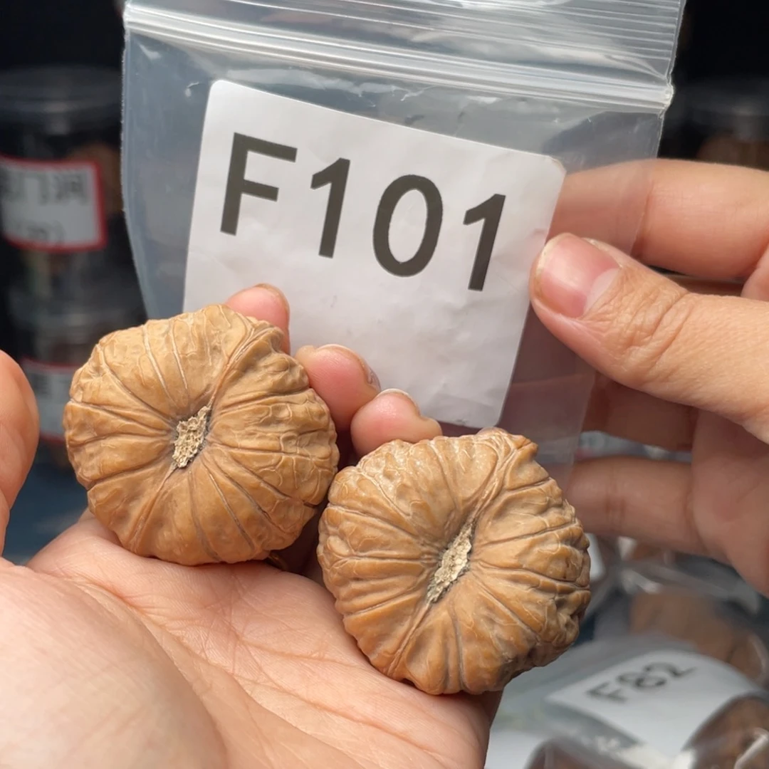 文玩核桃把件刘*子41南瓜