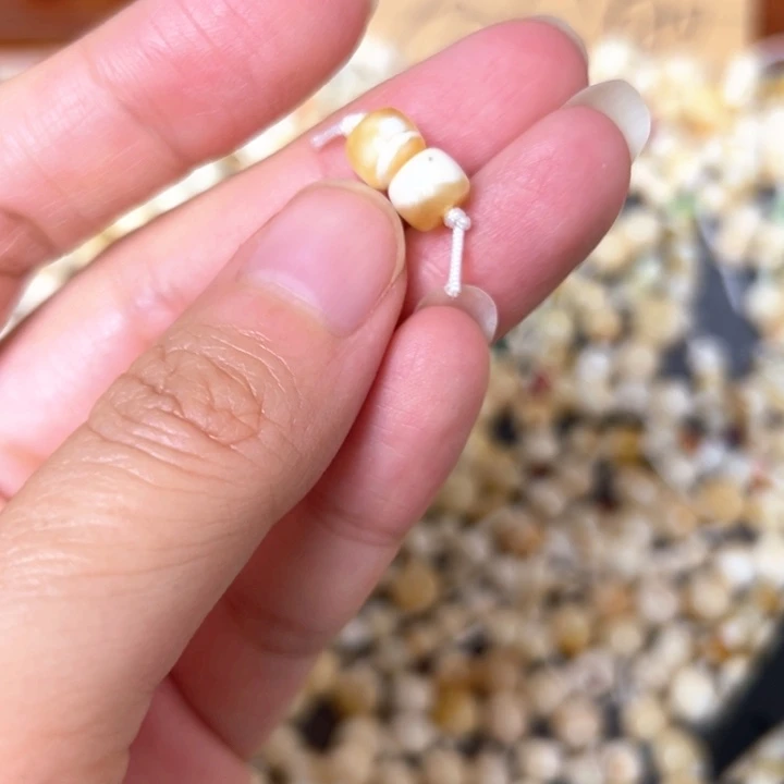 裸石蜜蜡未镶嵌6.7mm一对