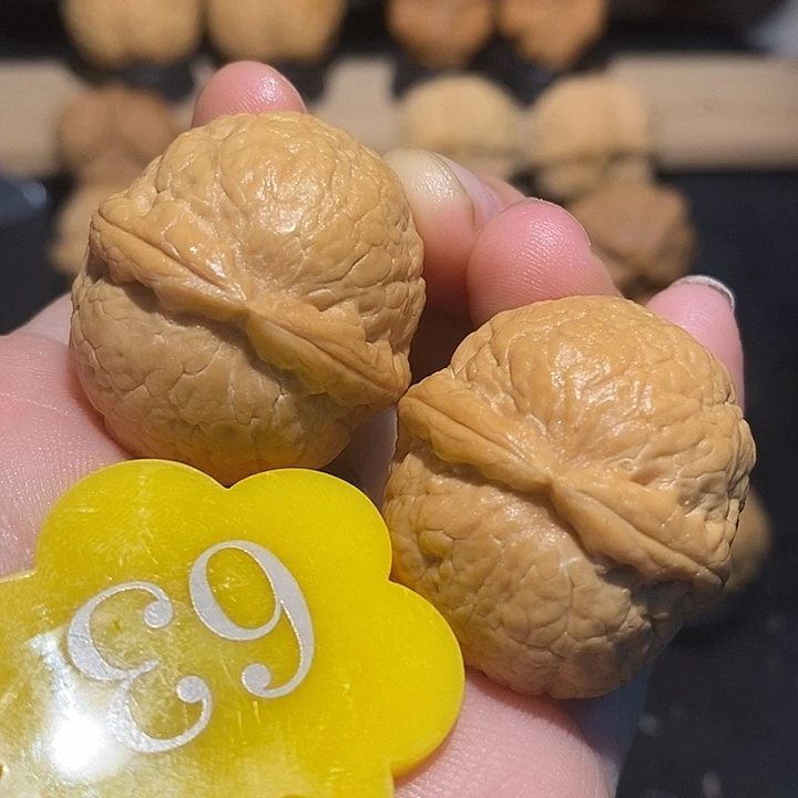 核桃蛇皮球32核桃尺寸