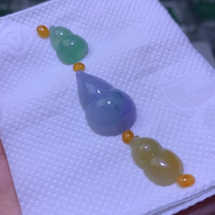 N***e定制翡翠未镶嵌翡翠