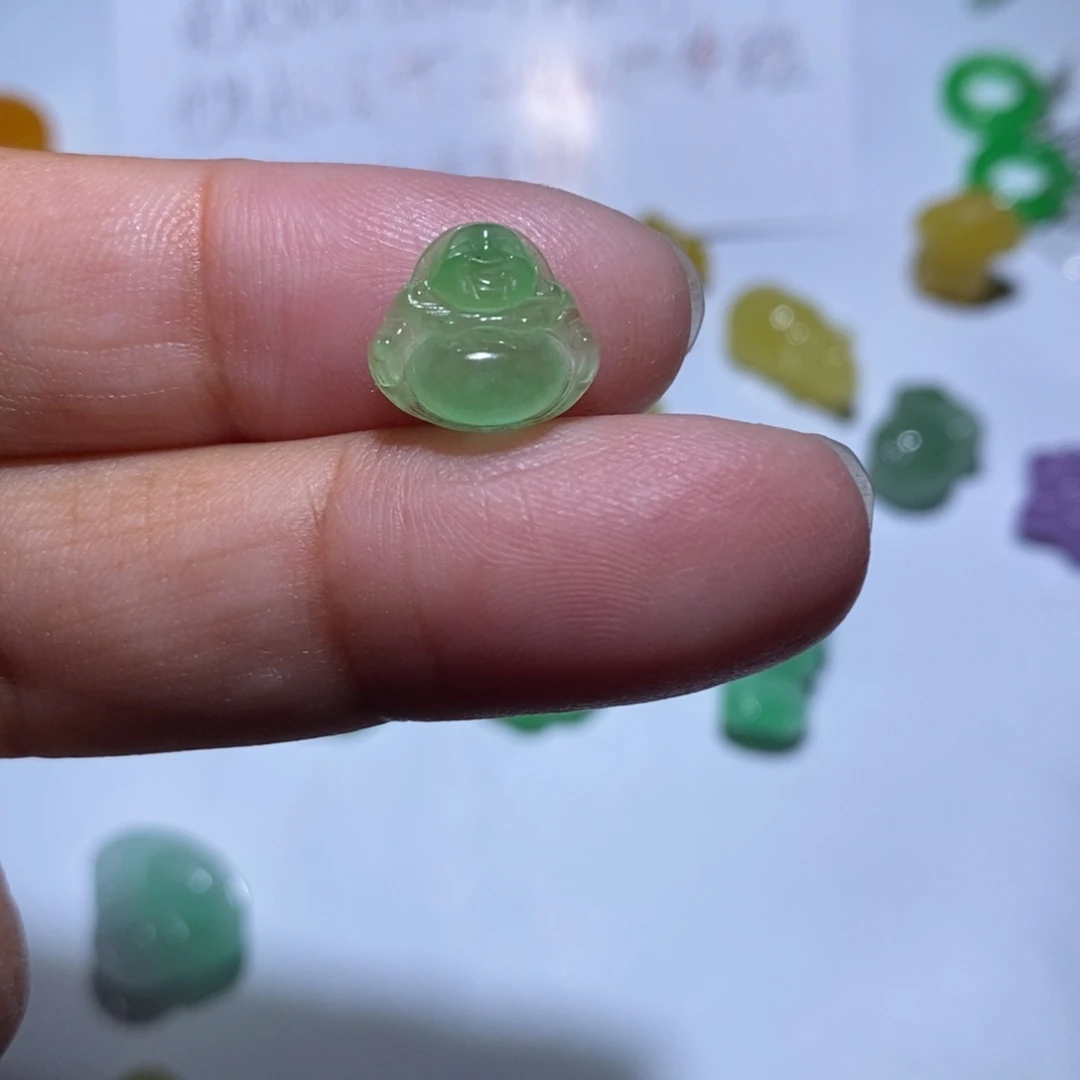 颈饰未镶嵌翡翠财****女