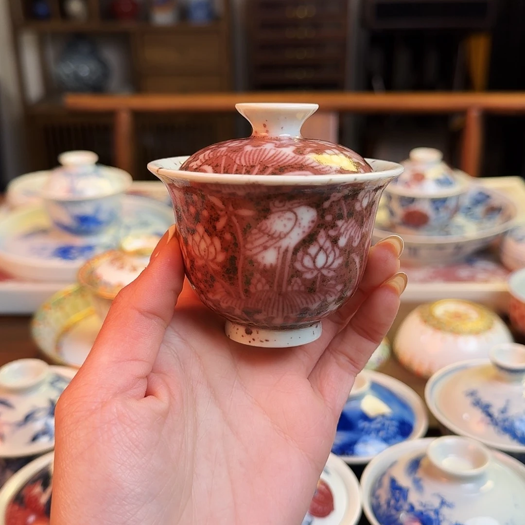 杯重工釉里红撒红一鹭莲升盖碗