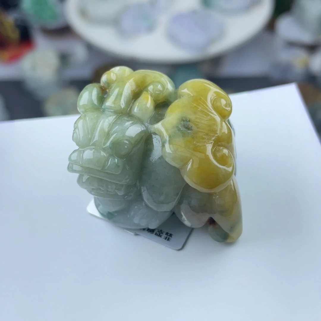 翡翠未镶嵌颈饰貔貅