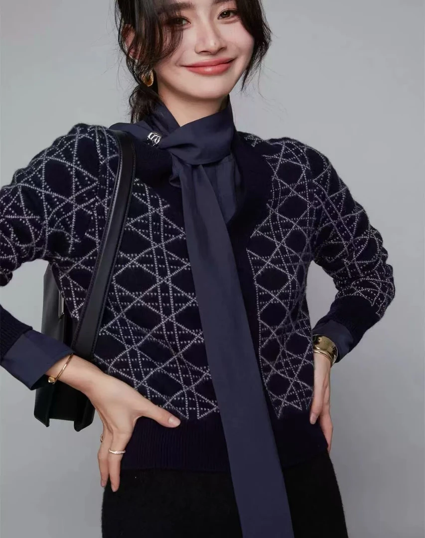 法式优雅高定保暖厚实 菱格提花圆领长袖针织衫毛衣9112