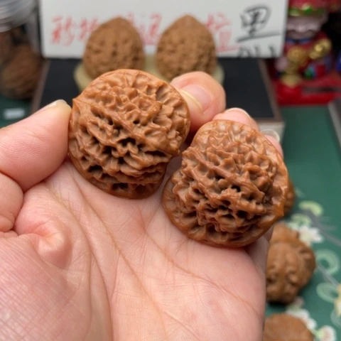 【闪购商品】文玩核桃吊坠35秦闷