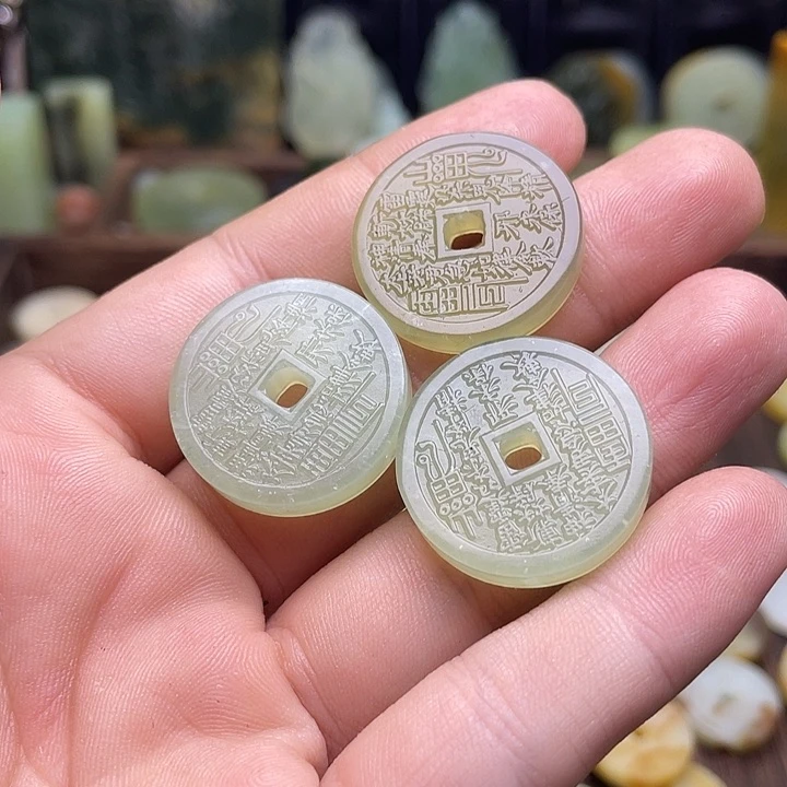 蛇纹石玉挂件未镶嵌-**-