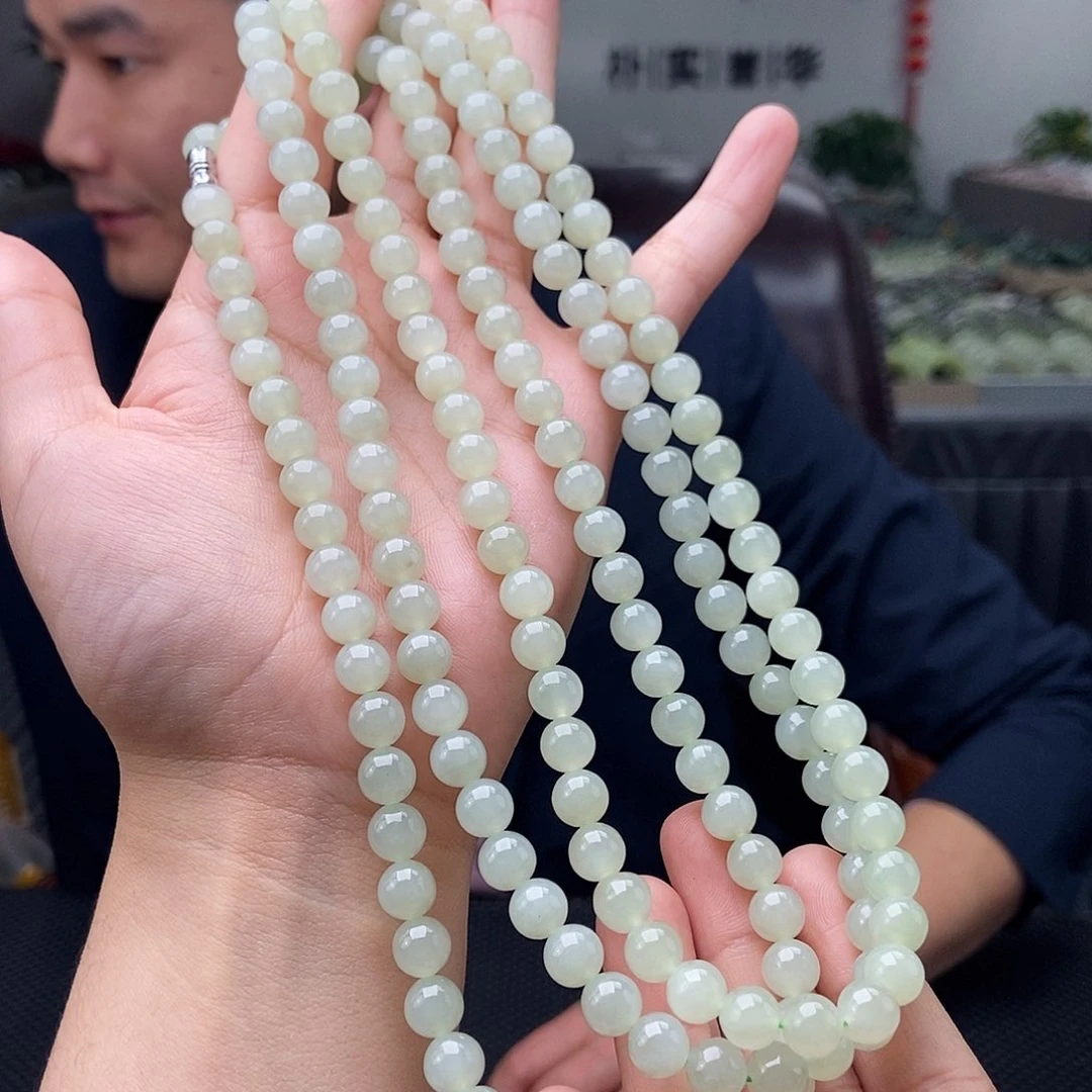 和田玉颜色多样性发拍一发一未镶嵌