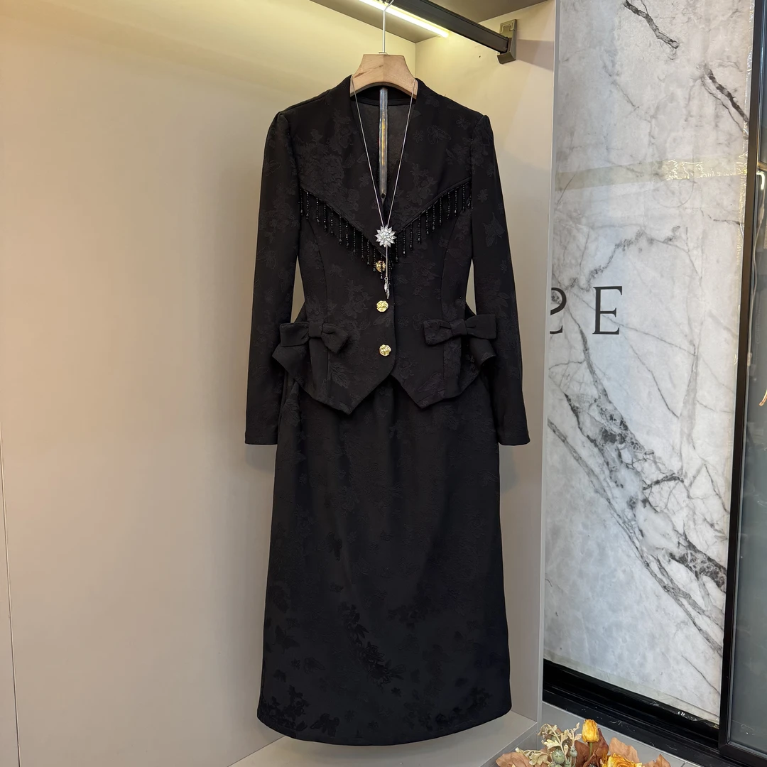 2025秋冬新款显瘦大码时尚翻领精致通勤风气质上衣+半裙套装69128