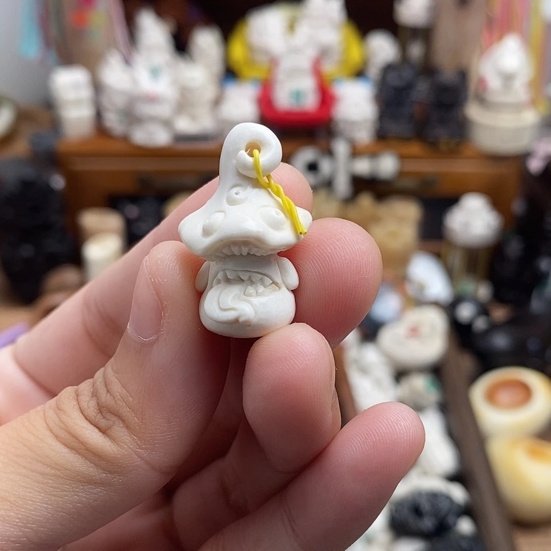 鹿骨把件c10毒蘑菇