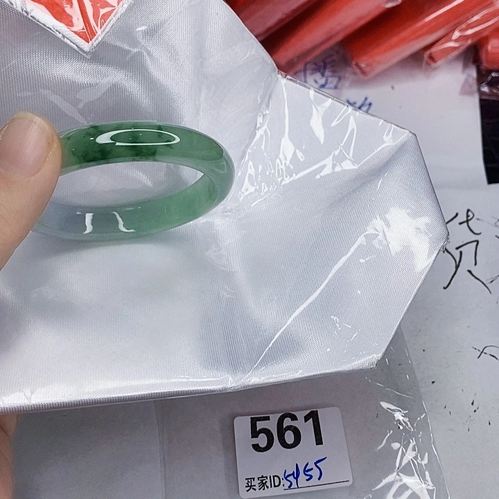 翡翠未镶嵌手镯一图一物实物为准（微瑕处理）