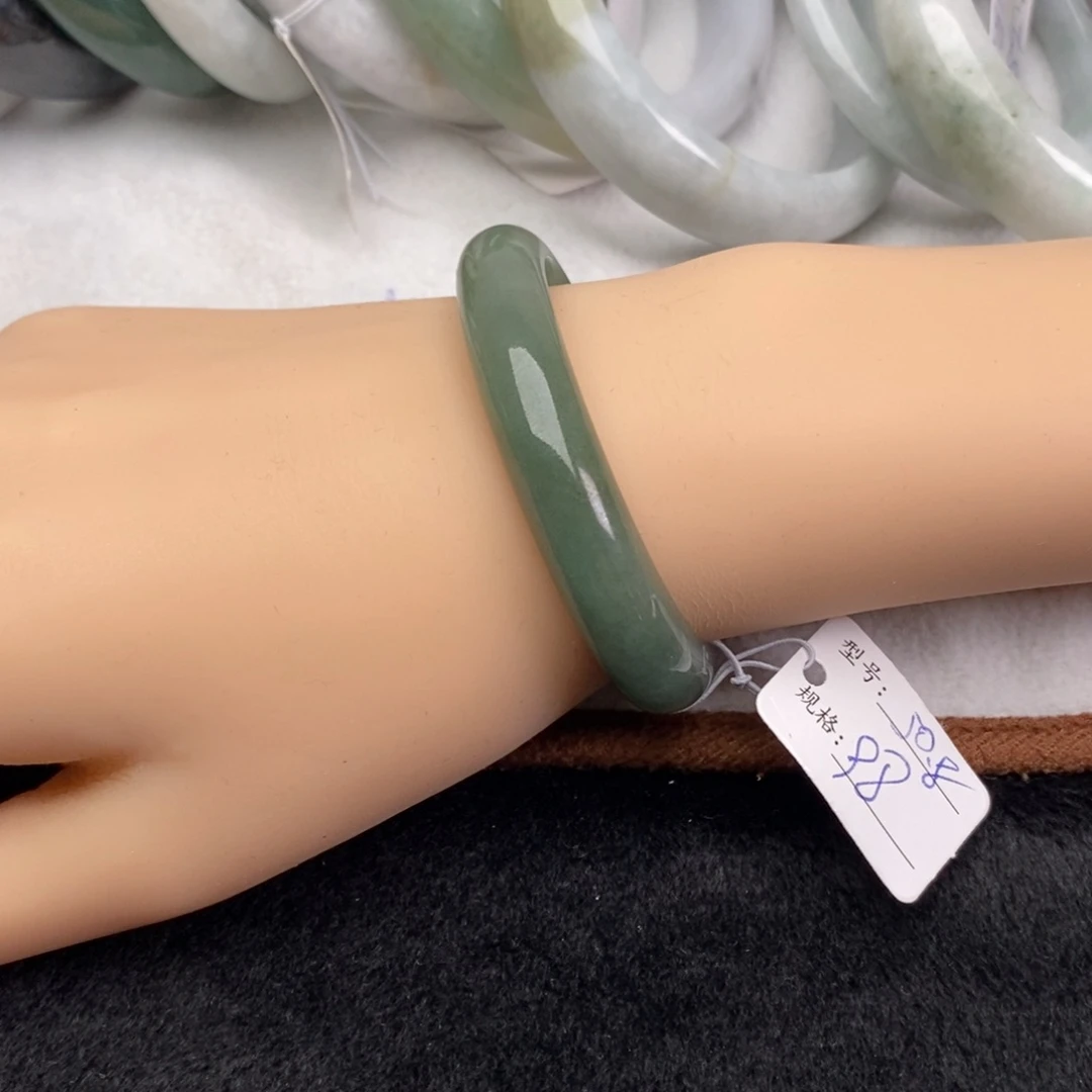 翡翠未镶嵌手镯（贵妃镯）16583050