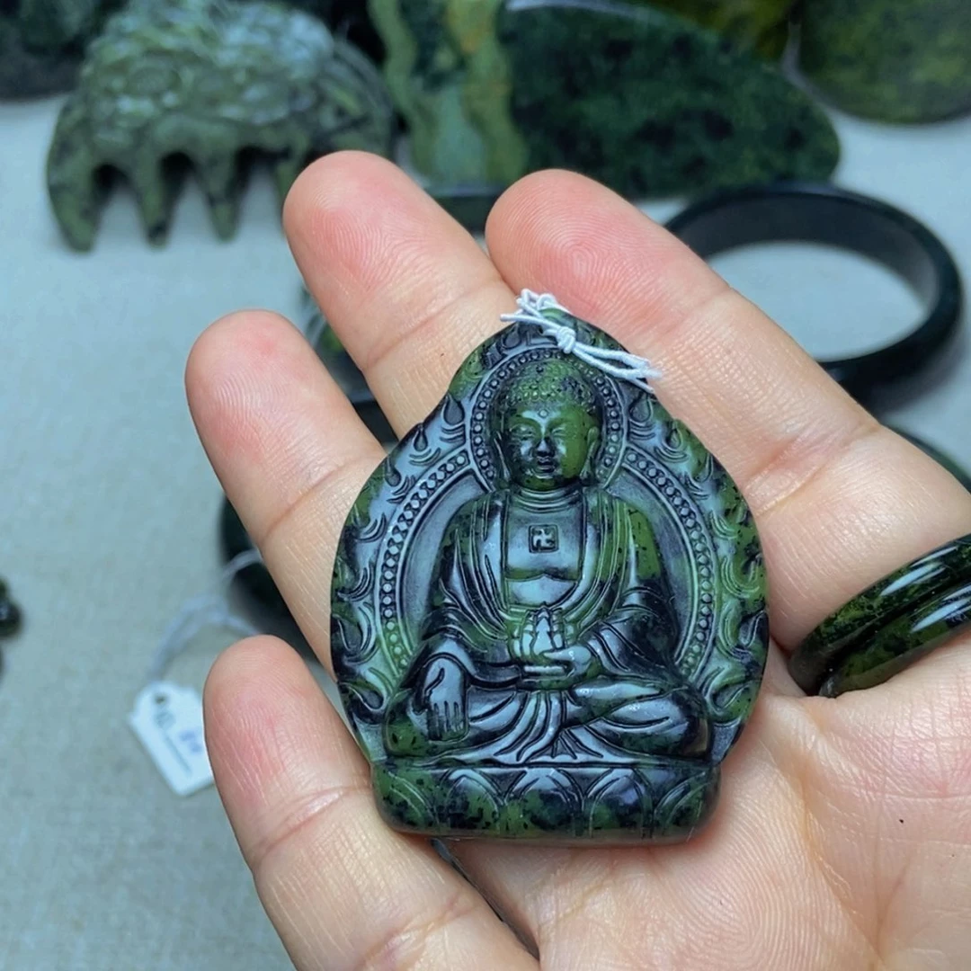 蛇纹石玉颈饰未镶嵌草阿