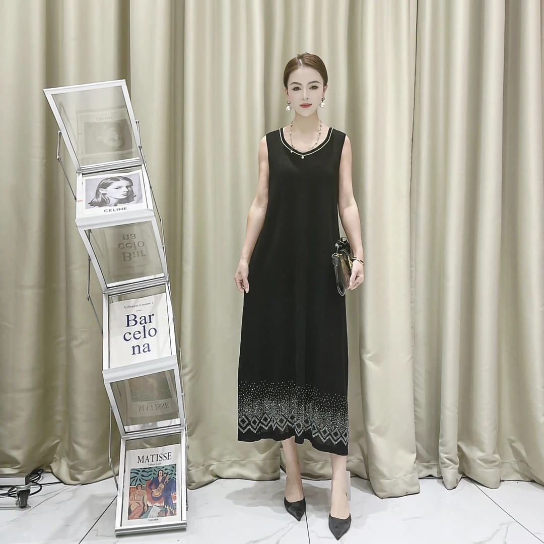 9180【春夏】黑色锆钻下摆中长款春夏时尚显瘦简约气质背心长衣裙
