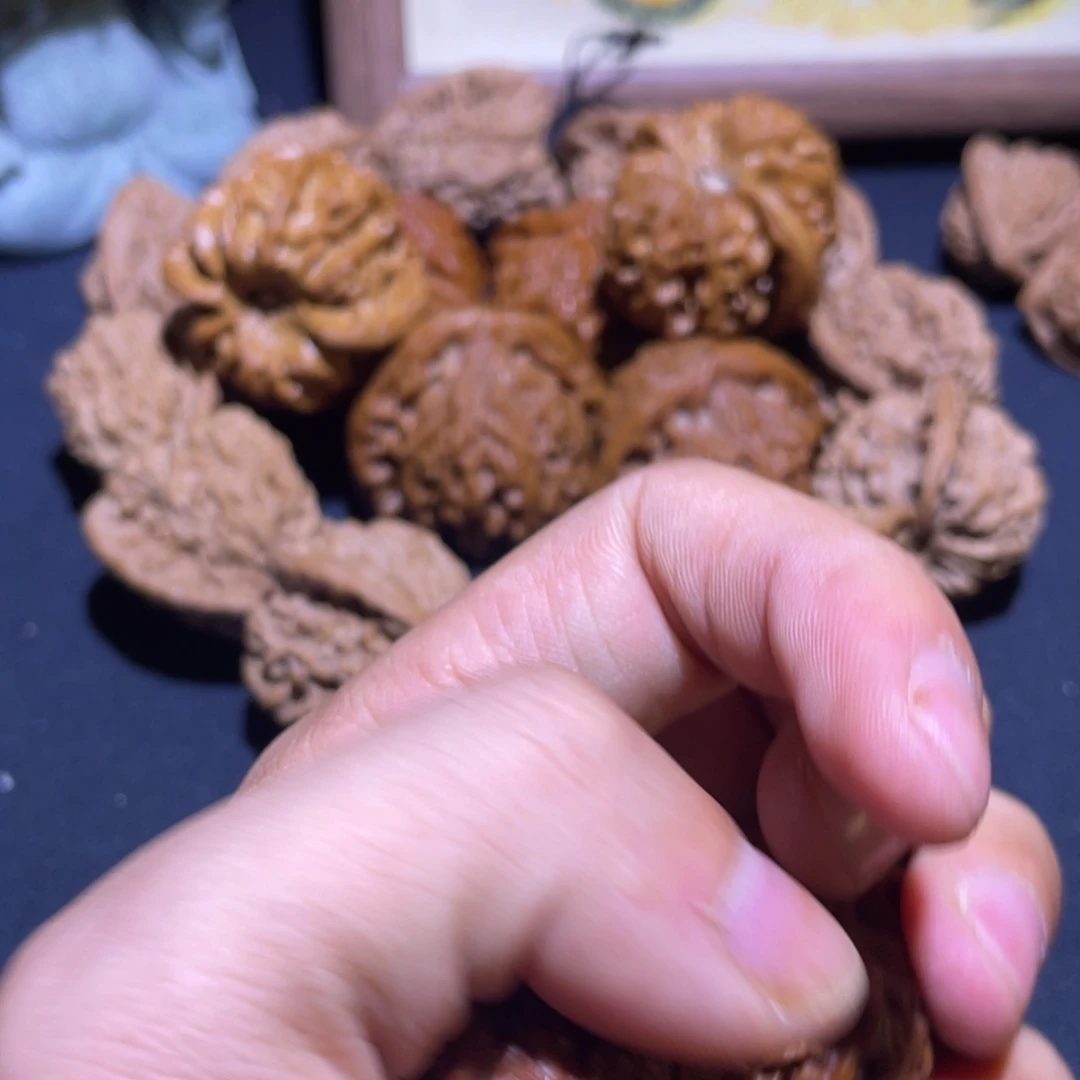 淡***n文玩核桃吊坠红莲