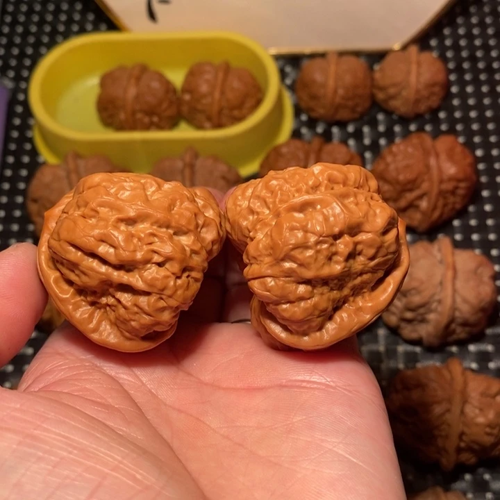 文玩核桃把件细腰超大八腿蛙王底圆