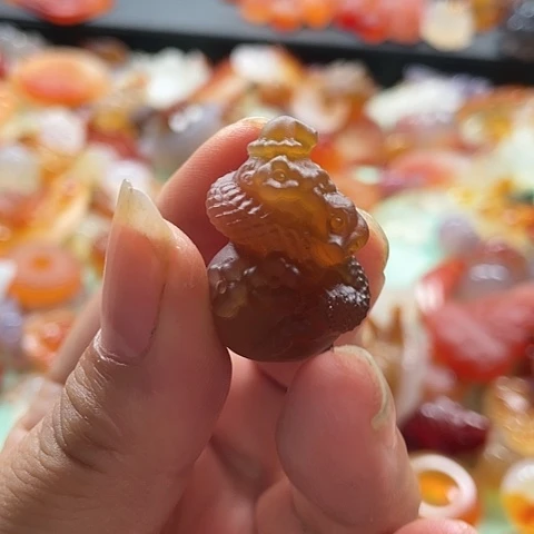 未镶嵌颈饰玛瑙/玉髓一***?