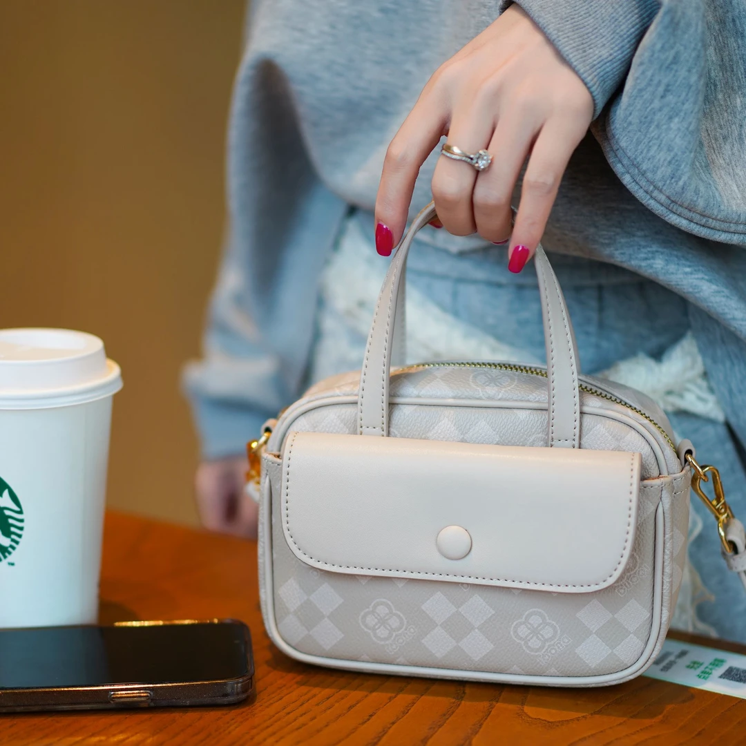 朵琪手机包包女2025春夏简约手提小包轻便洋气单肩女包 DQ-6002