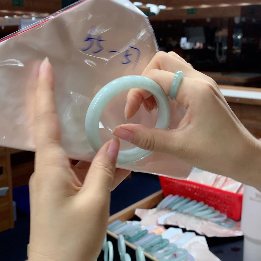 未镶嵌手镯翡翠买断