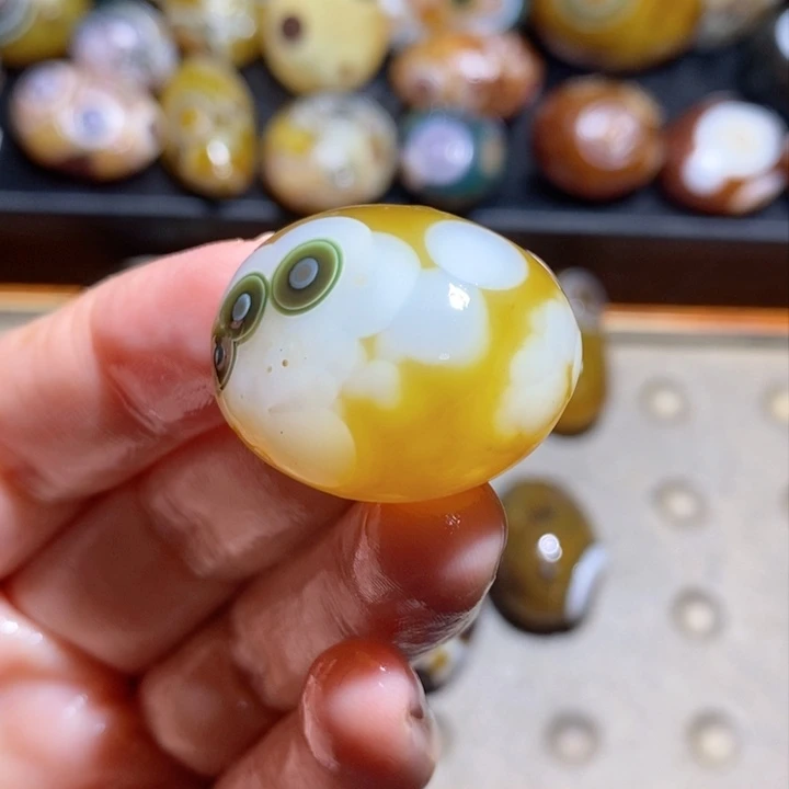 未镶嵌玛瑙/玉髓珠宝半成品83