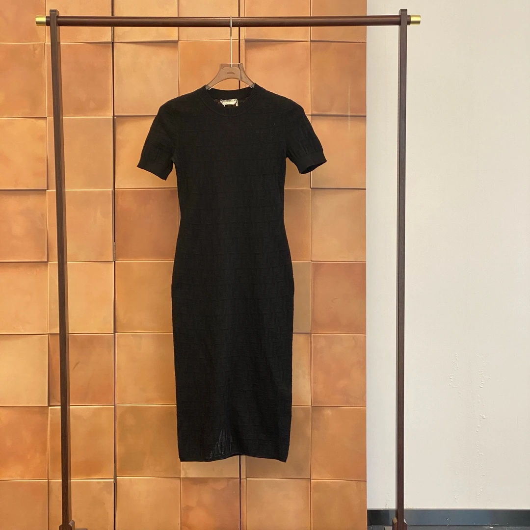 99新 FENDI/芬迪 爆款黑色老花满印针织连衣裙/38码/99新/29600