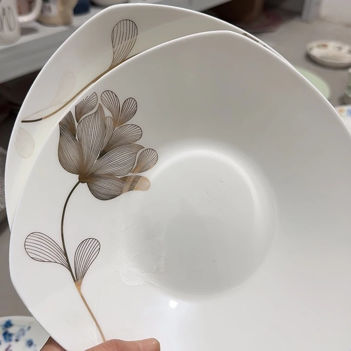 微瑕骨瓷 三角菜盘两个