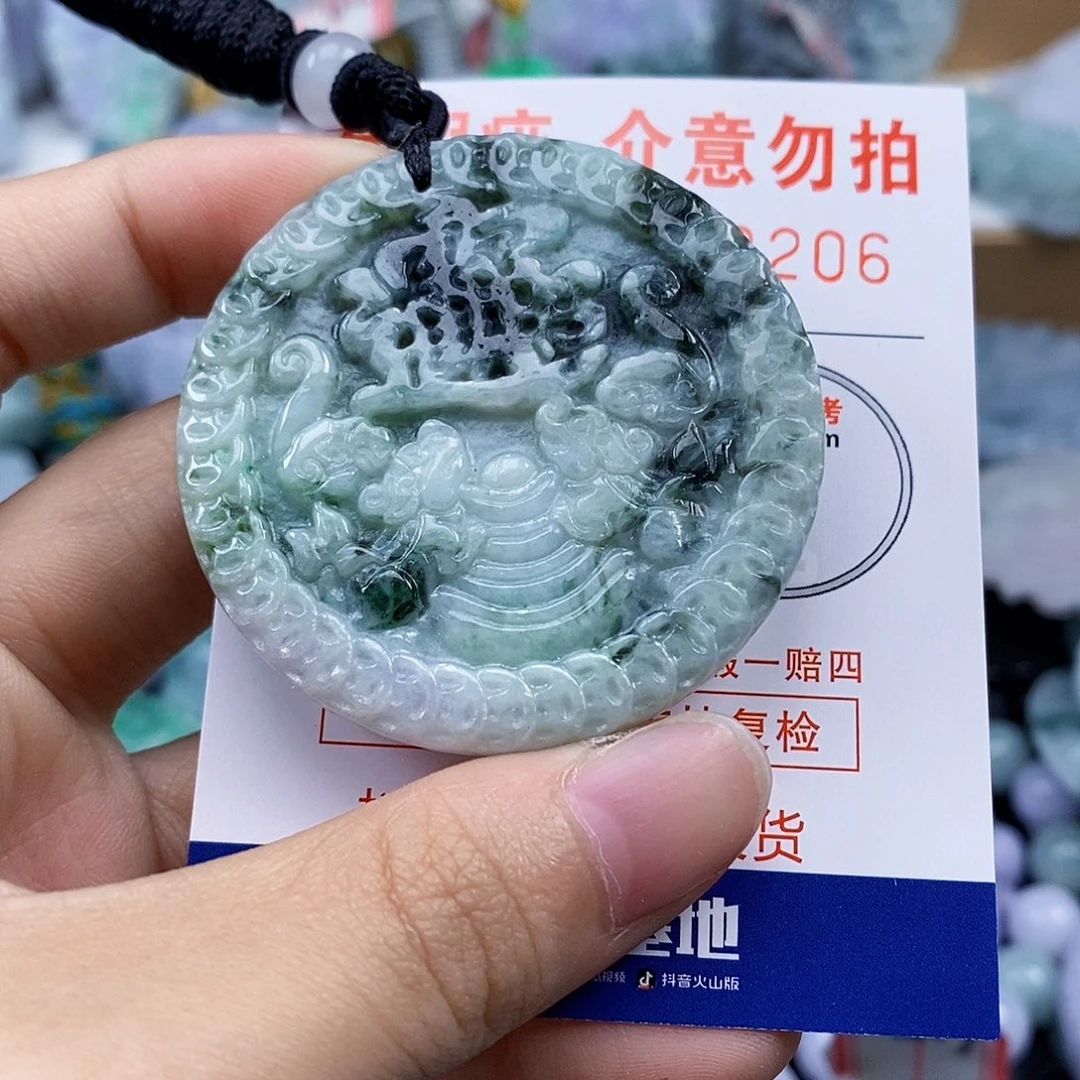 吊坠(不含链)未镶嵌翡翠