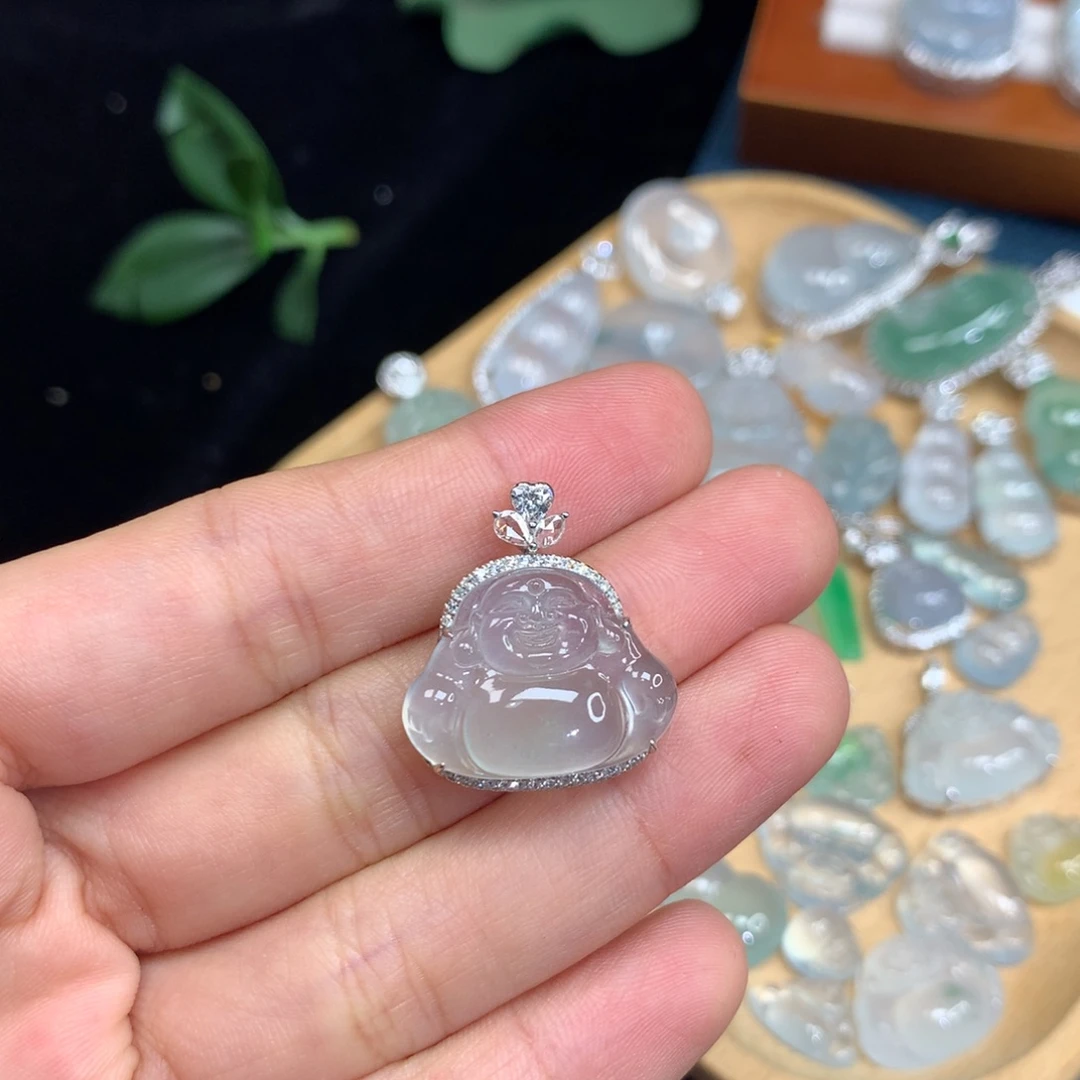 翡翠18K金镶嵌颈饰翡翠