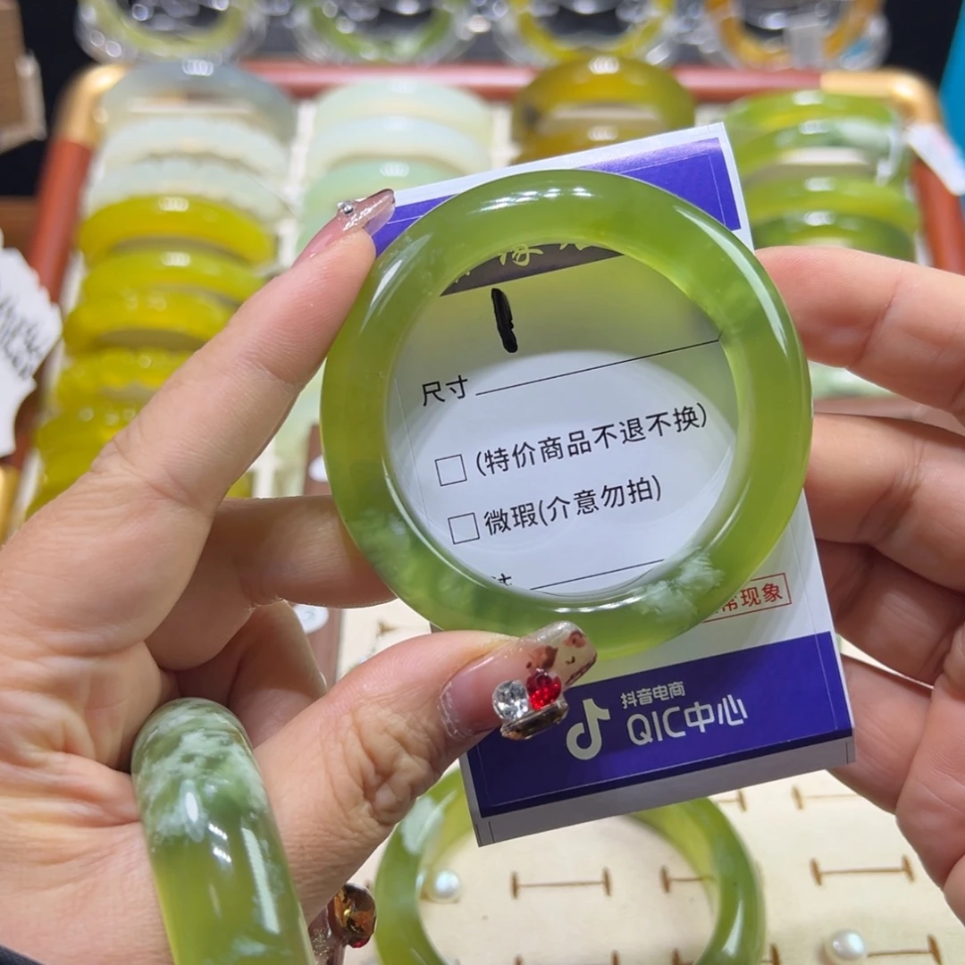 鹤***呵蛇纹石玉未镶嵌手镯