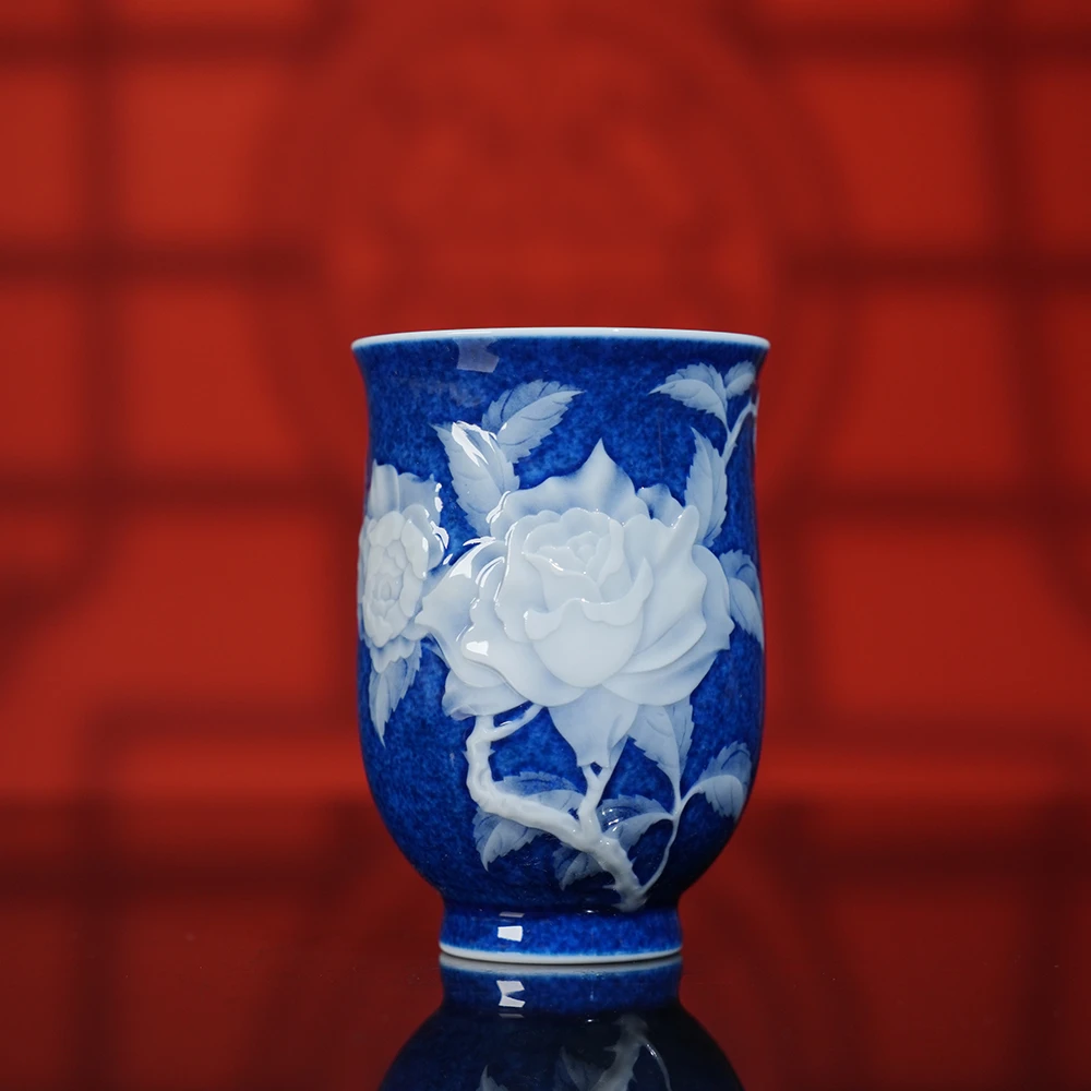 初蓝舍洒蓝堆白雕刻玫瑰闻香杯100ml 景德镇手绘高端茶杯茶具