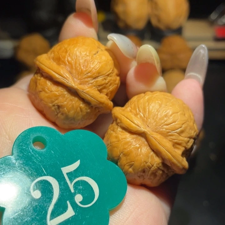 铃铛31尺寸核桃。