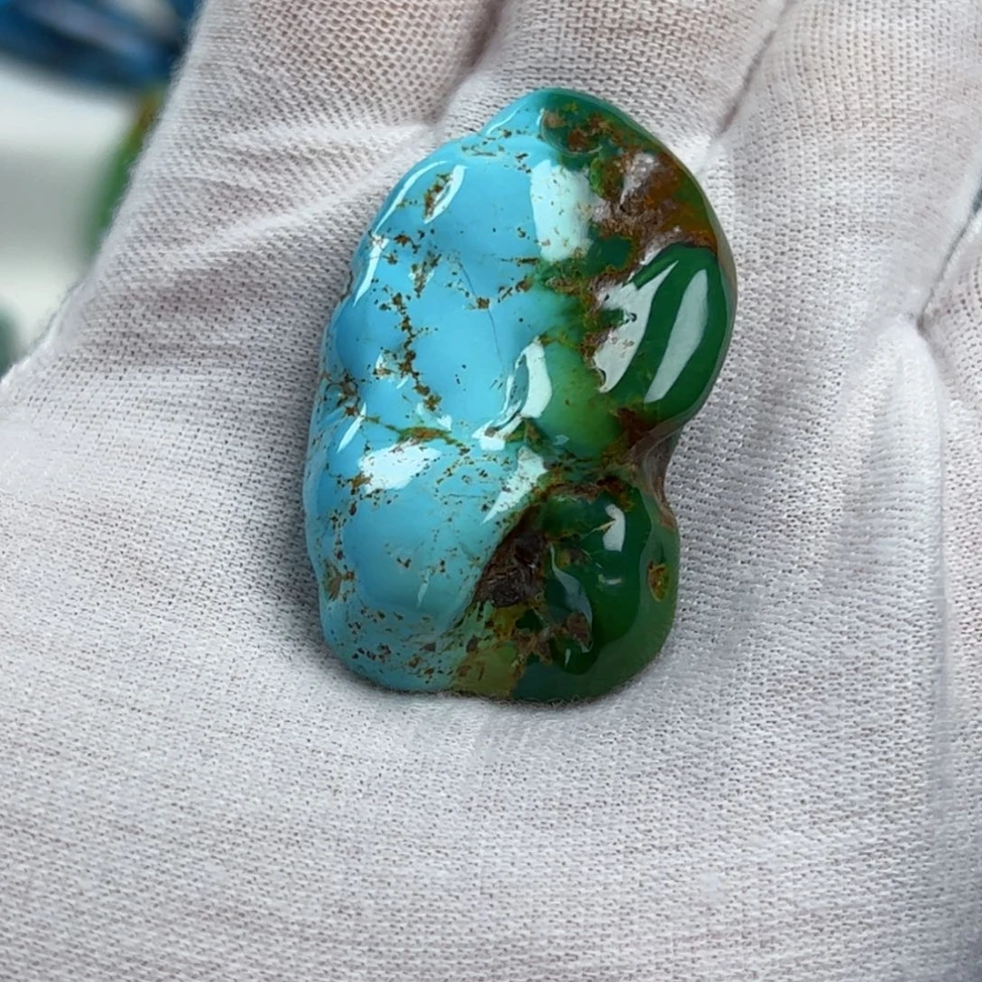 绿松石未镶嵌珠宝奇石