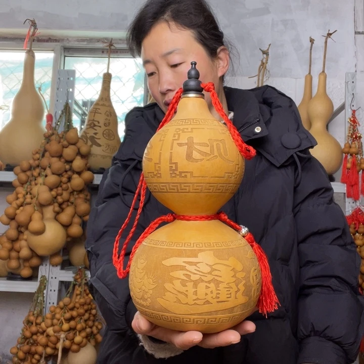 邹***多天然植物葫芦文玩