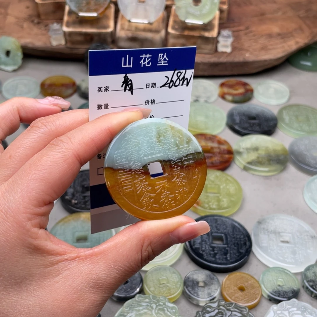 蛇纹石玉颈饰未镶嵌青****影