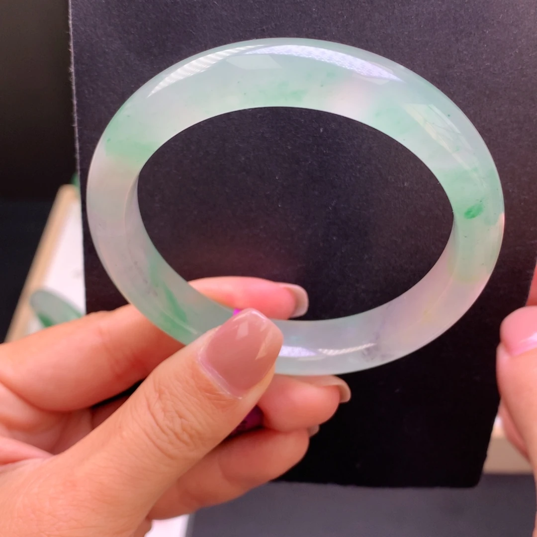 石英质玉未镶嵌手镯60圈白冰飘花