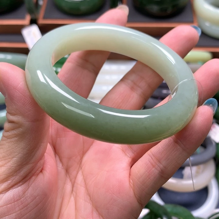 【闪购商品】未镶嵌手镯和田玉17