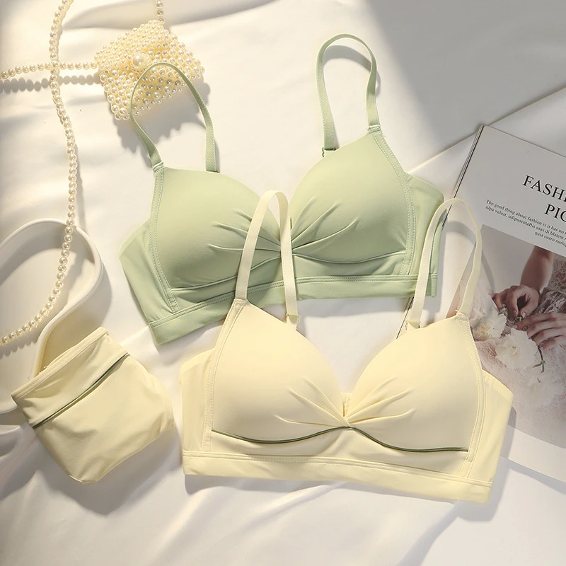 女士无钢圈内衣套装少女薄款收副乳调整型内衣女小胸聚拢型文胸罩