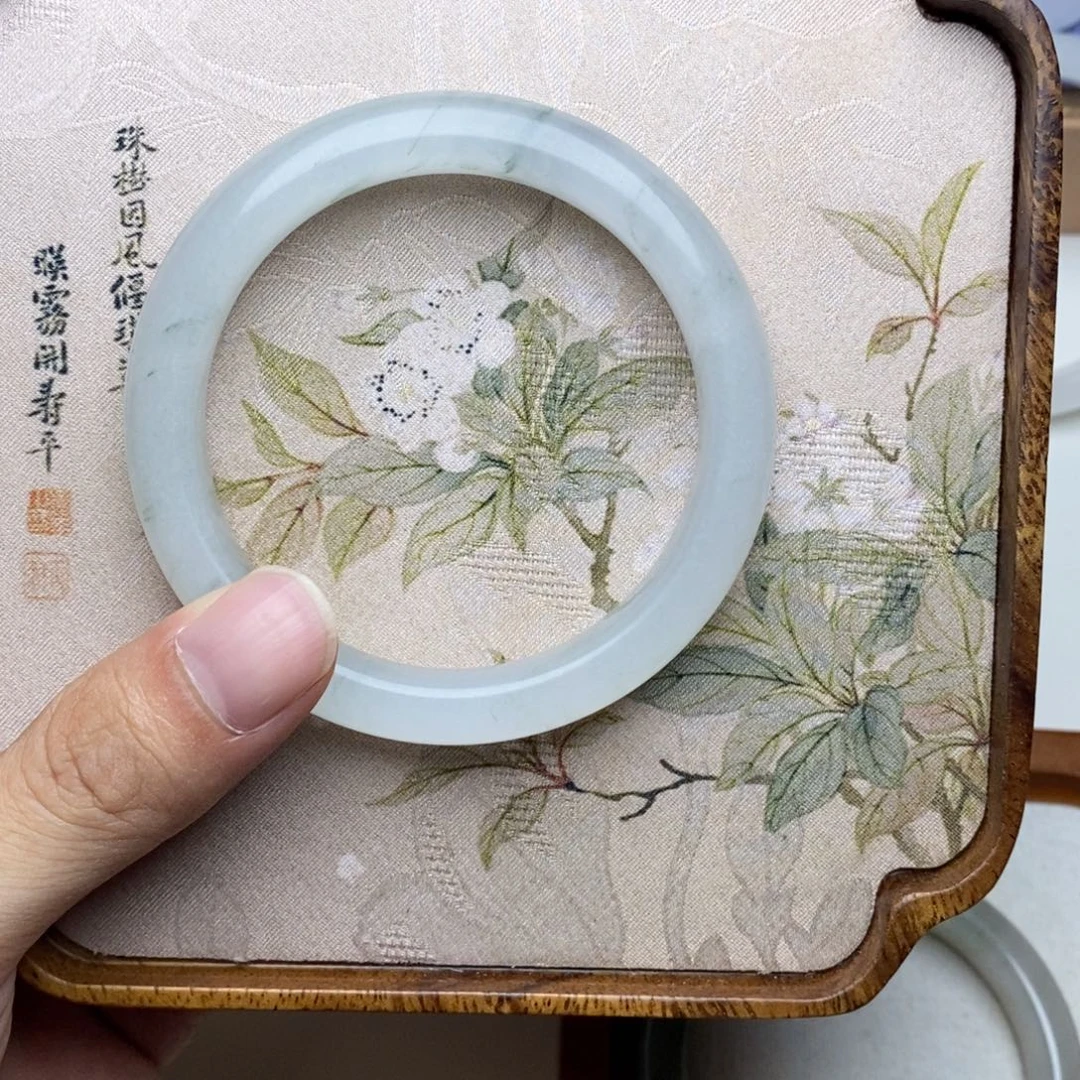 未镶嵌手镯石英质玉