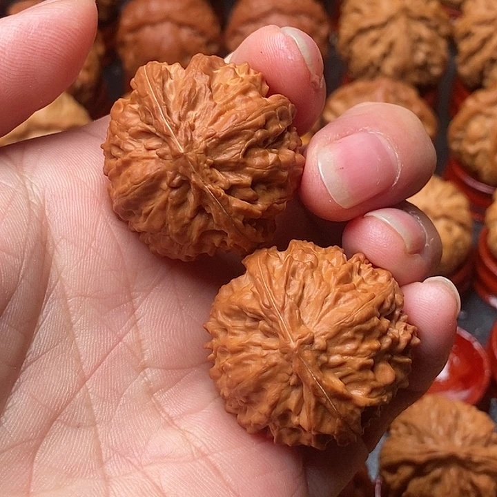 吊坠文玩核桃麒麟球