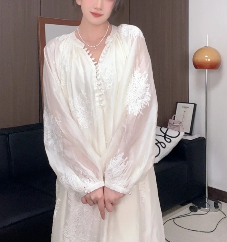 新款春季连衣裙刺绣法式慵懒风气质长裙显瘦甜美温柔时尚长款小众