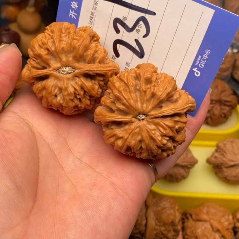 【闪购商品】文玩核桃吊坠我****里文玩核桃231